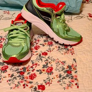 Saucony running 🏃‍♂️ shoe.